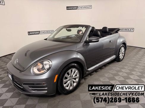 Used 2018 Volkswagen Beetle 2.0T S FWD image 1
