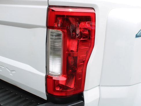 Used 2018 Ford F350 XLT AWD/4WD image 28