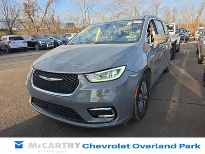 Used 2022 Chrysler Pacifica Touring-L
