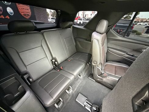 Used 2023 Chevrolet Traverse High Country AWD/4WD image 50