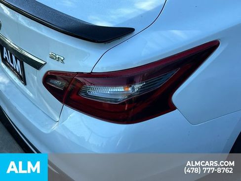 Used 2017 Nissan Altima 2.5 SR w/ Midnight Edition Package FWD image 12