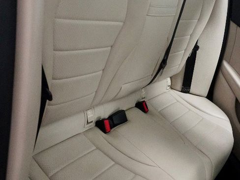 Used 2016 Mercedes-Benz C 300 4MATIC Sedan image 8