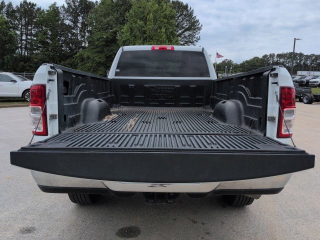 Used 2024 RAM 3500 Big Horn AWD/4WD image 16
