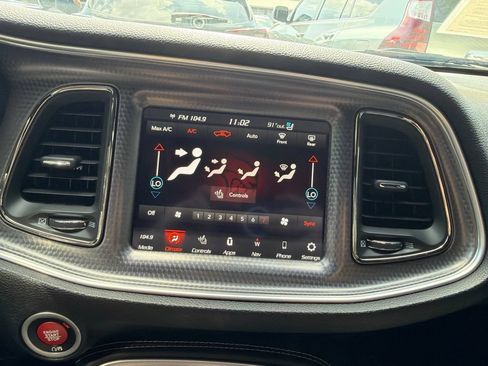 Used 2018 Dodge Challenger SRT Hellcat RWD image 16