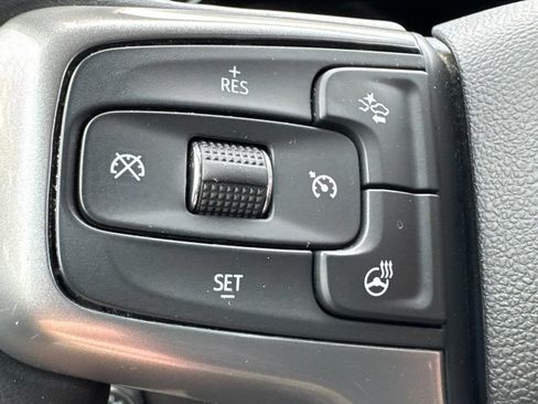 Used 2025 Chevrolet Silverado 1500 LT AWD/4WD image 17