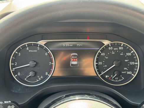 Used 2023 Nissan Rogue SV image 19