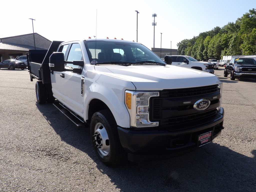 Used 2017 Ford F350 XL w/ Power Equipment Group RWD image 11