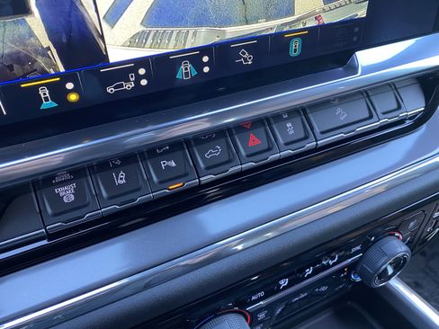 Used 2024 Chevrolet Silverado 2500 High Country w/ High Country Premium Package image 30