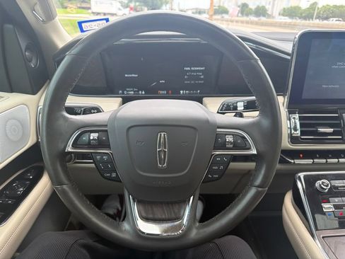 Used 2019 Lincoln Navigator Reserve AWD/4WD image 37