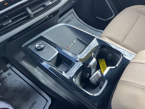 Used 2025 Buick Enclave Preferred image 20