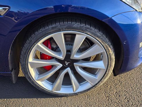 Used 2019 Tesla Model 3 Performance image 9