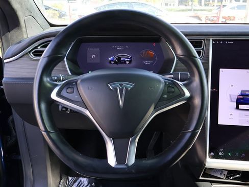 Used 2016 Tesla Model X 90D image 38