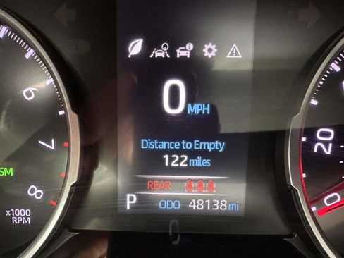 Used 2021 Toyota RAV4 XLE Premium AWD/4WD image 31