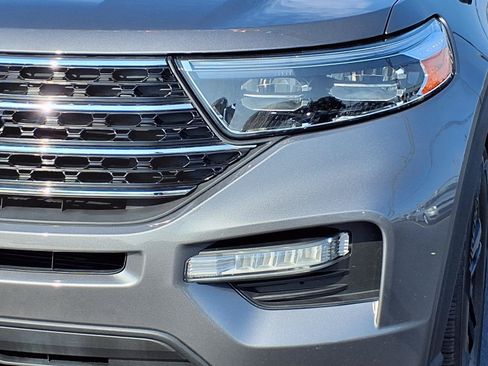Used 2021 Ford Explorer XLT w/ Equipment Group 202A AWD/4WD image 33