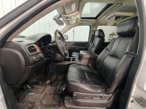 Used 2013 Chevrolet Suburban LT image 29