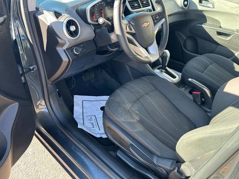 Used 2017 Chevrolet Sonic LT image 10