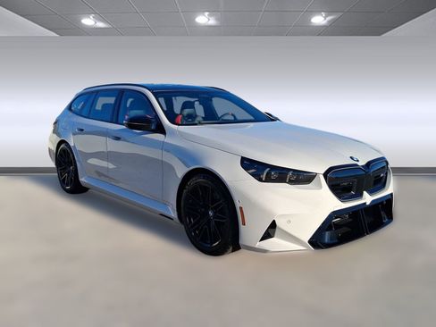 New 2026 BMW M5 Touring image 7