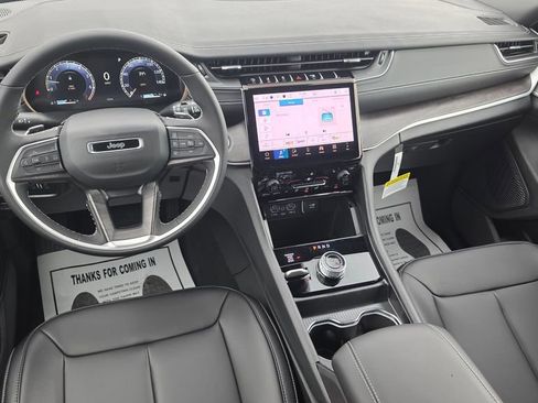 New 2025 Jeep Grand Cherokee Limited w/ Black Appearance Package image 26