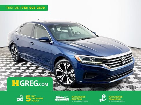 Used 2022 Volkswagen Passat 2.0T SE FWD image 1