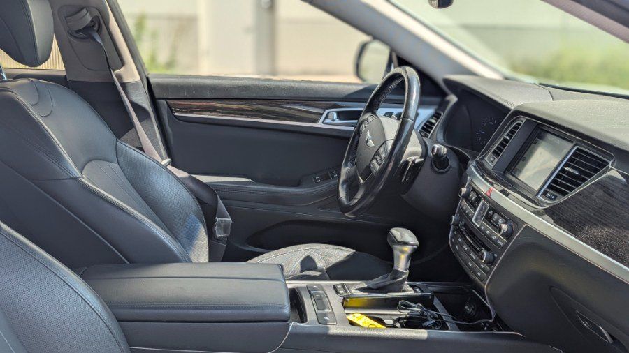 Used 2018 Genesis G80 3.8 AWD/4WD image 22