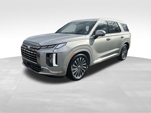 Used 2024 Hyundai Palisade Calligraphy image 3