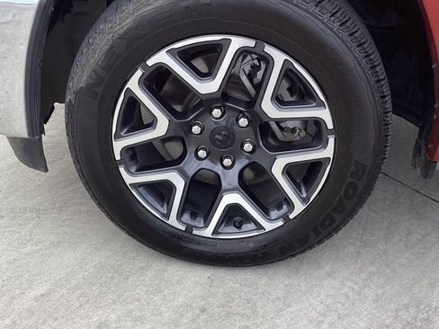 Used 2026 RAM 1500 Laramie AWD/4WD image 9