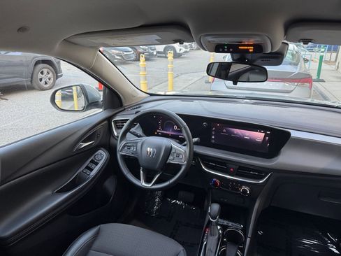 Used 2025 Buick Encore GX Preferred image 33