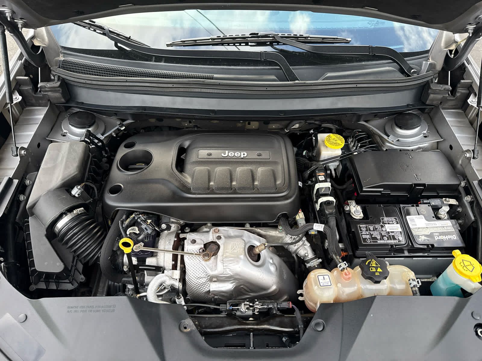 Used 2019 Jeep Cherokee Limited w/ Luxury Group AWD/4WD image 17