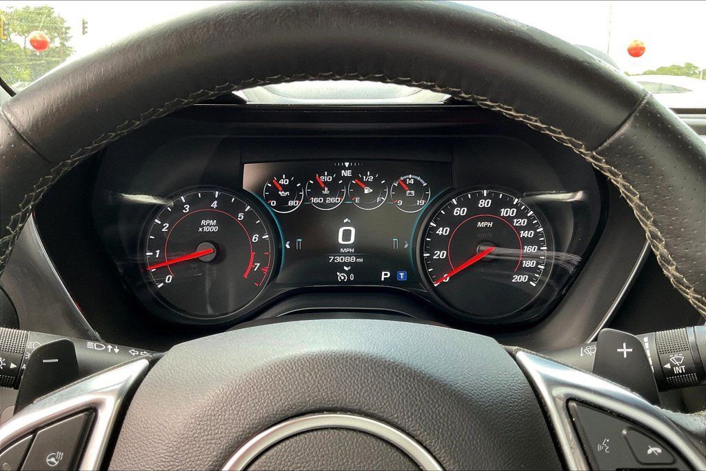 Used 2016 Chevrolet Camaro SS RWD image 12