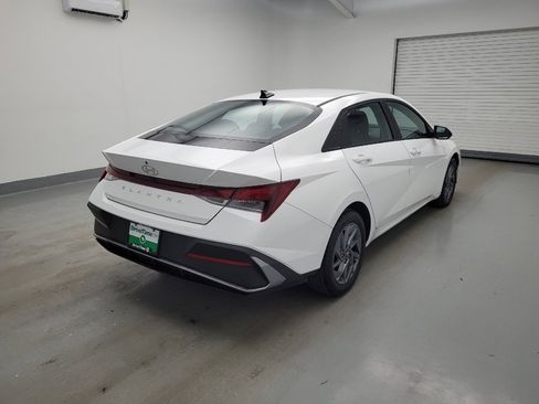 Used 2024 Hyundai Elantra SEL FWD image 9