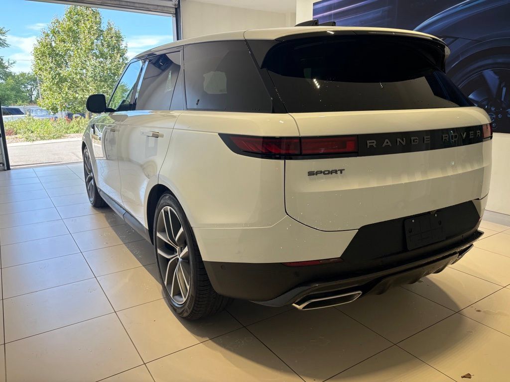 New 2027 Land Rover Range Rover Sport SE AWD/4WD image 2