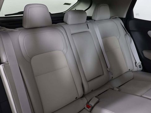 Used 2023 Nissan Ariya AWD image 35