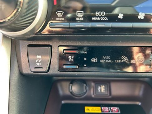 Used 2023 Toyota RAV4 Limited image 22