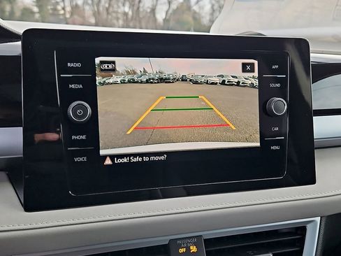 New 2026 Volkswagen Taos SE image 17