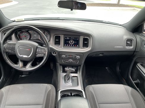 Used 2022 Dodge Charger SXT RWD image 28