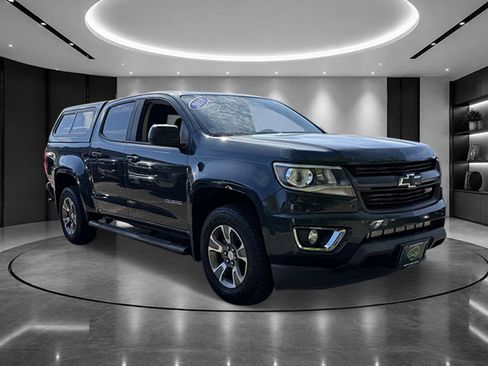 Used 2018 Chevrolet Colorado Z71 AWD/4WD image 2