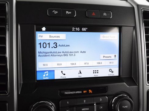 Used 2018 Ford F150 XLT w/ Equipment Group 302A Luxury image 19