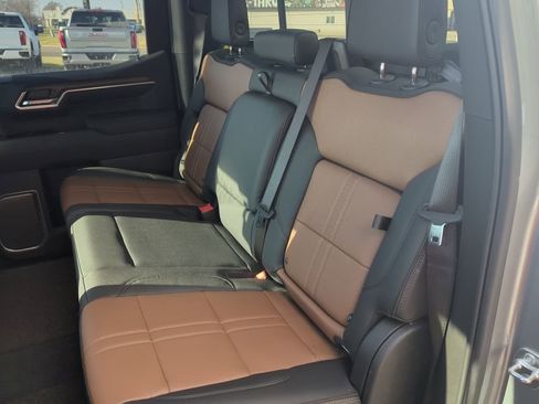 Used 2025 Chevrolet Silverado 1500 High Country w/ Z71 Off-Road Package image 25