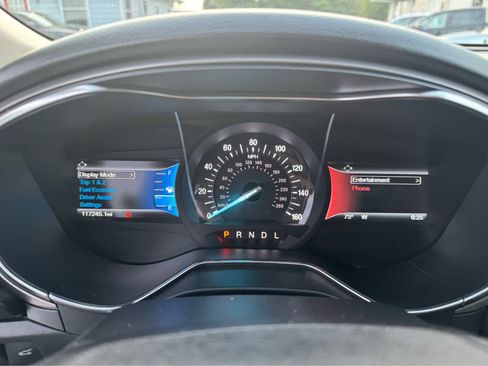 Used 2017 Ford Fusion SE w/ Fusion SE Technology Package image 20