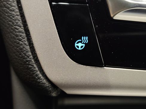 Used 2024 Ford Explorer XLT w/ Equipment Group 202A image 27