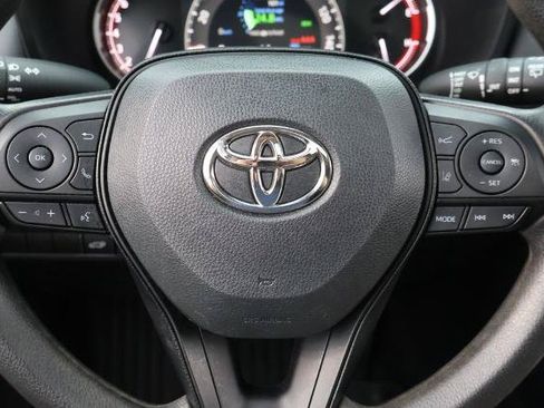 Used 2025 Toyota RAV4 XLE w/ Convenience Package FWD image 24