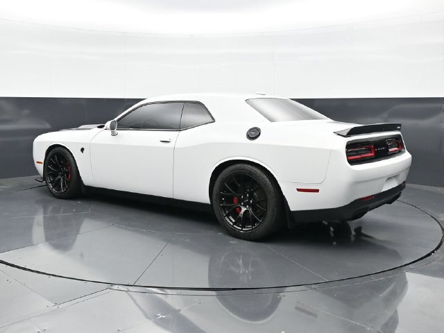 Used 2016 Dodge Challenger SRT Hellcat RWD image 7