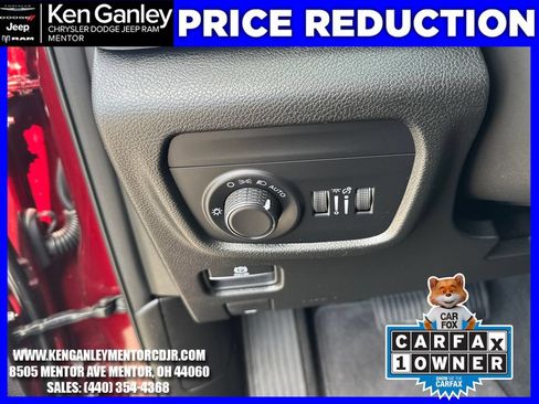 Used 2025 Jeep Grand Cherokee Laredo w/ Luxury Tech Group I AWD/4WD image 15