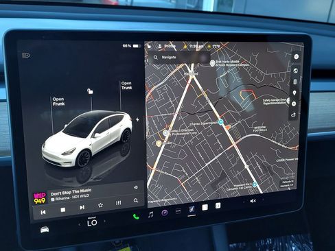 Used 2023 Tesla Model Y Long Range image 18