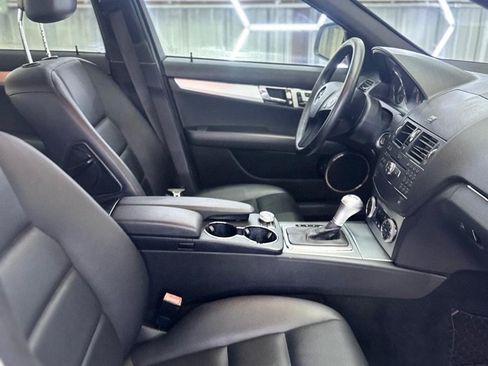 Used 2009 Mercedes-Benz C 300 Sedan image 34