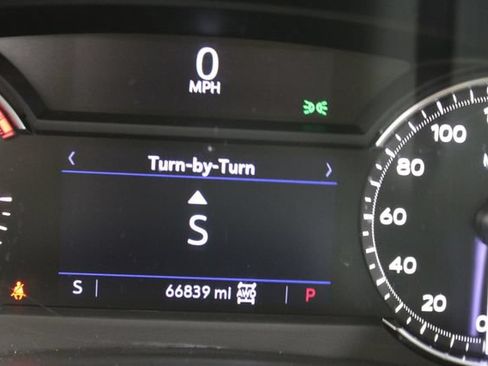 Used 2019 Cadillac XT4 Luxury w/ Cold Weather Package AWD/4WD image 11