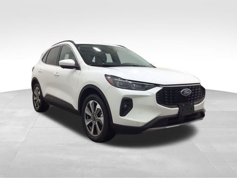 Used 2024 Ford Escape Platinum image 5