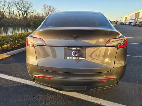 Used 2021 Tesla Model Y Long Range image 8