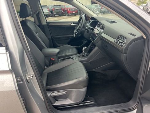 Used 2024 Volkswagen Tiguan SE image 6