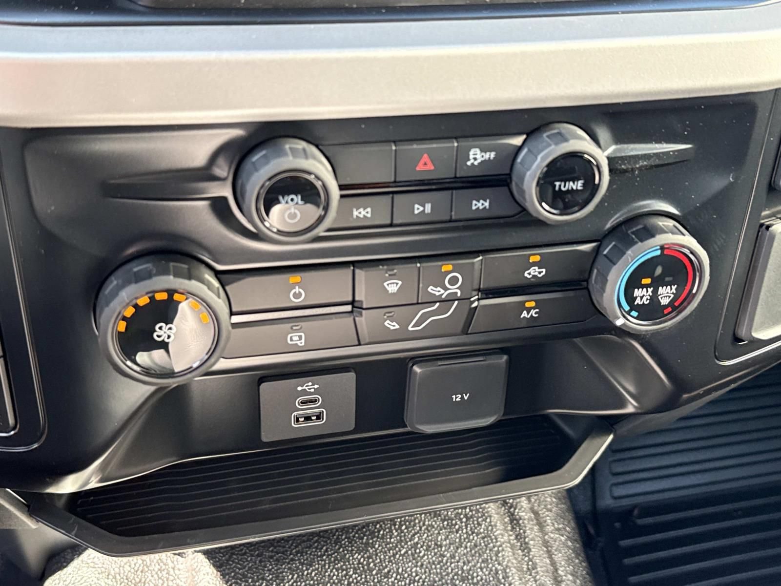 New 2026 Ford F550 4x4 SuperCab Super Duty image 15